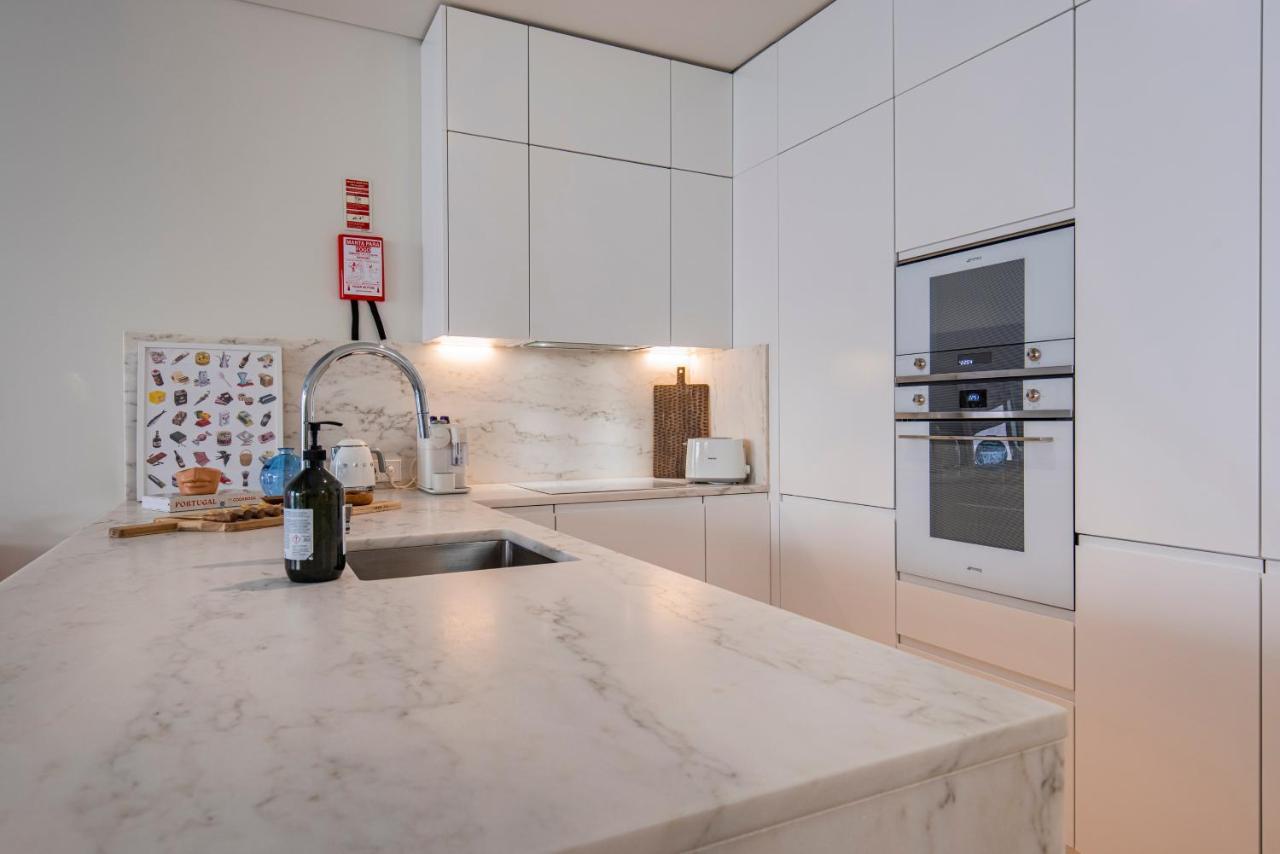 Deluxe 2Bdr Apartment W/ Patio By Lovelystay Lisboa Екстериор снимка