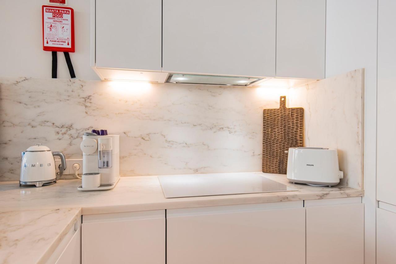 Deluxe 2Bdr Apartment W/ Patio By Lovelystay Lisboa Екстериор снимка